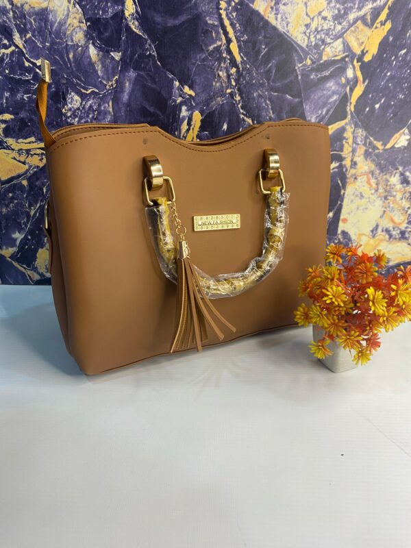 IMG-20250320-WA0043 WOOD HANDLE BAG