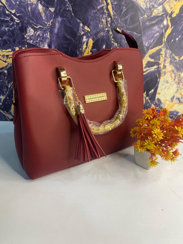 IMG-20250320-WA0044 WOOD HANDLE BAG
