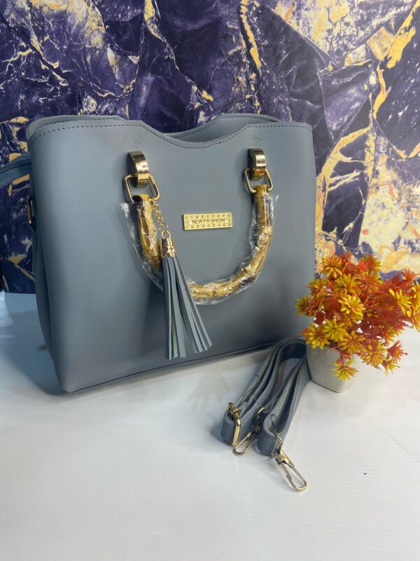 IMG-20250320-WA0046 WOOD HANDLE BAG