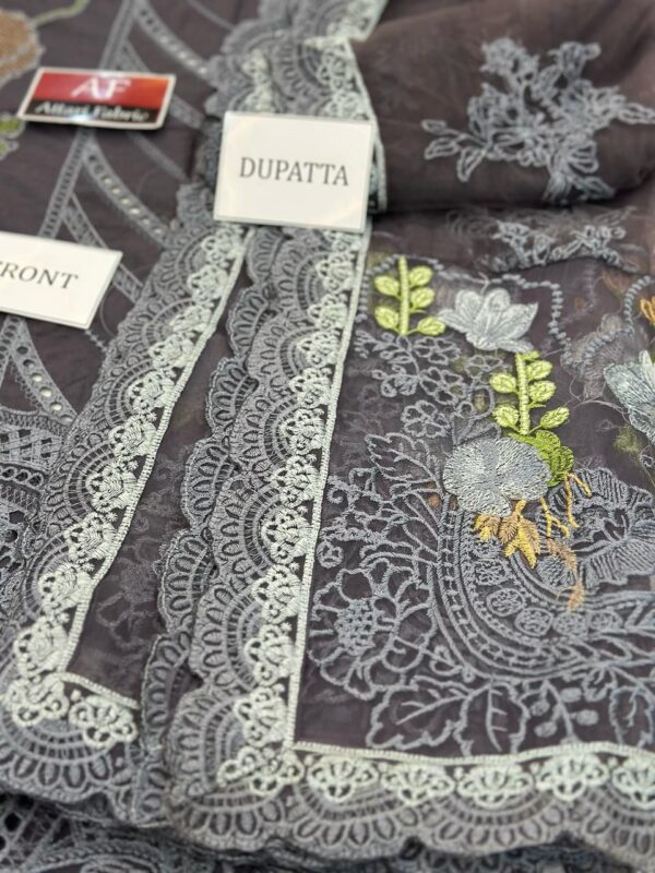 c8c201e1-d232-4bc2-b3a3-a16331759b3e MARIA B LUXURY LAWN COLLECTION 2024
