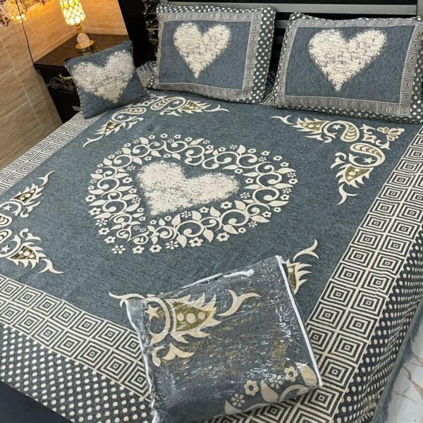 WhatsApp Image 2025-05-04 at 07.37.56_1ca11a2f 4Pc Velvet Jacquard Bedsheet