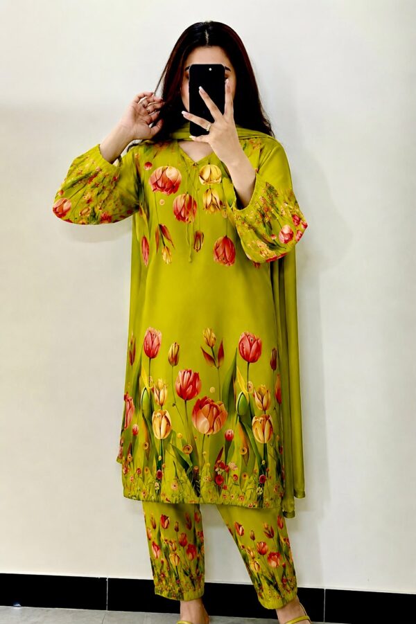 ZEEN Printed Lawn 3-Pcs Collection LN-1019